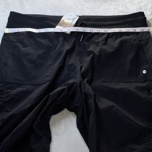 NWT: Willet - ActiveWear Capris 👟 - Picture 3 of 4